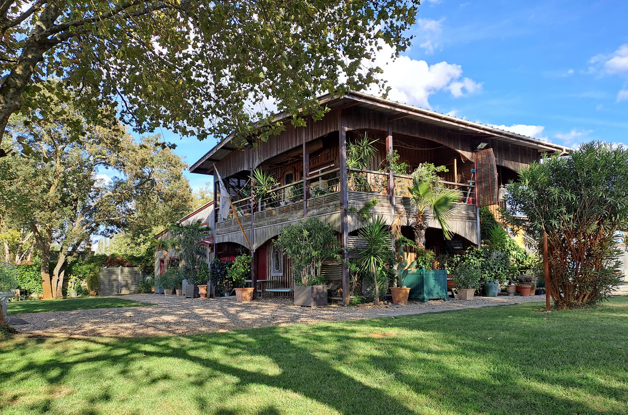 Façade — vue d'ensemble